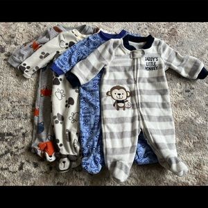 Fuzzy footed pajama bundle (4)